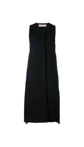 Fluted sleeveless jacket